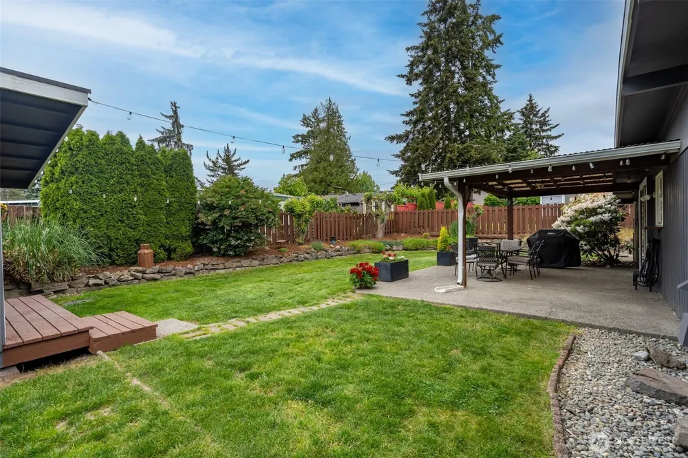 24855 16th Ave S, Des Moines, WA 98198