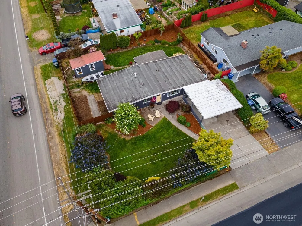 24855 16th Ave S, Des Moines, WA 98198