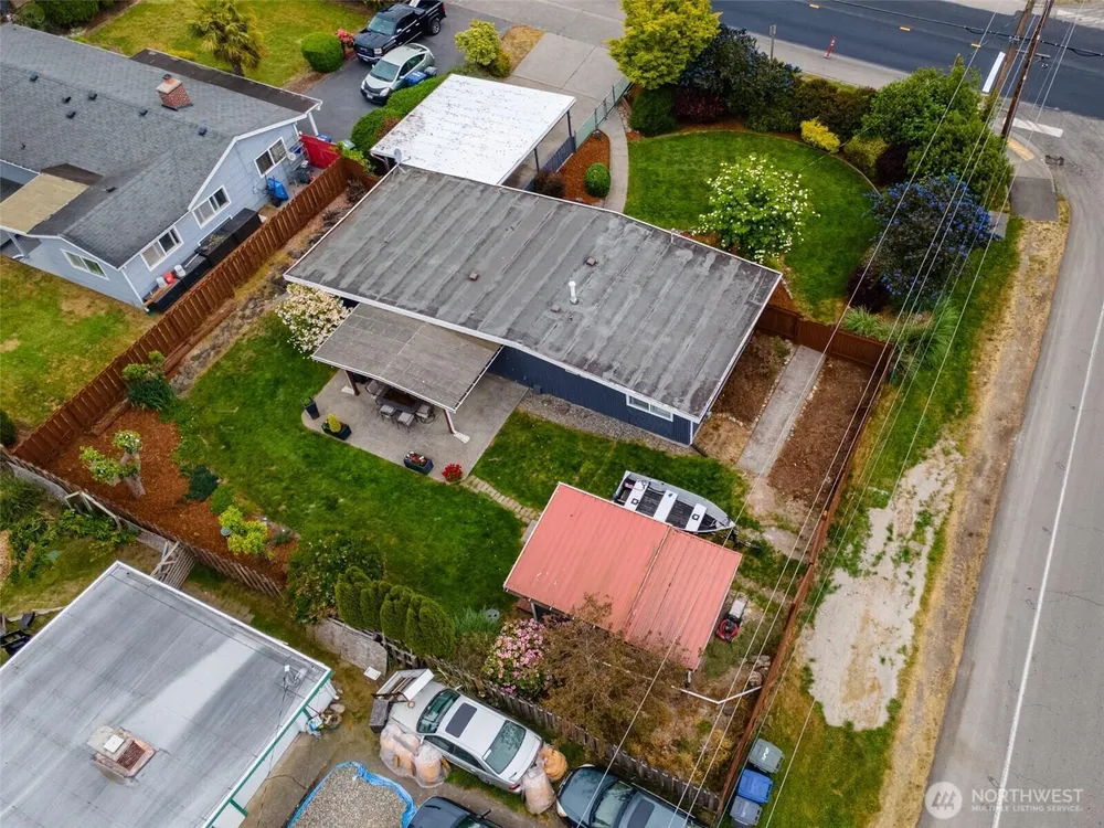 24855 16th Ave S, Des Moines, WA 98198