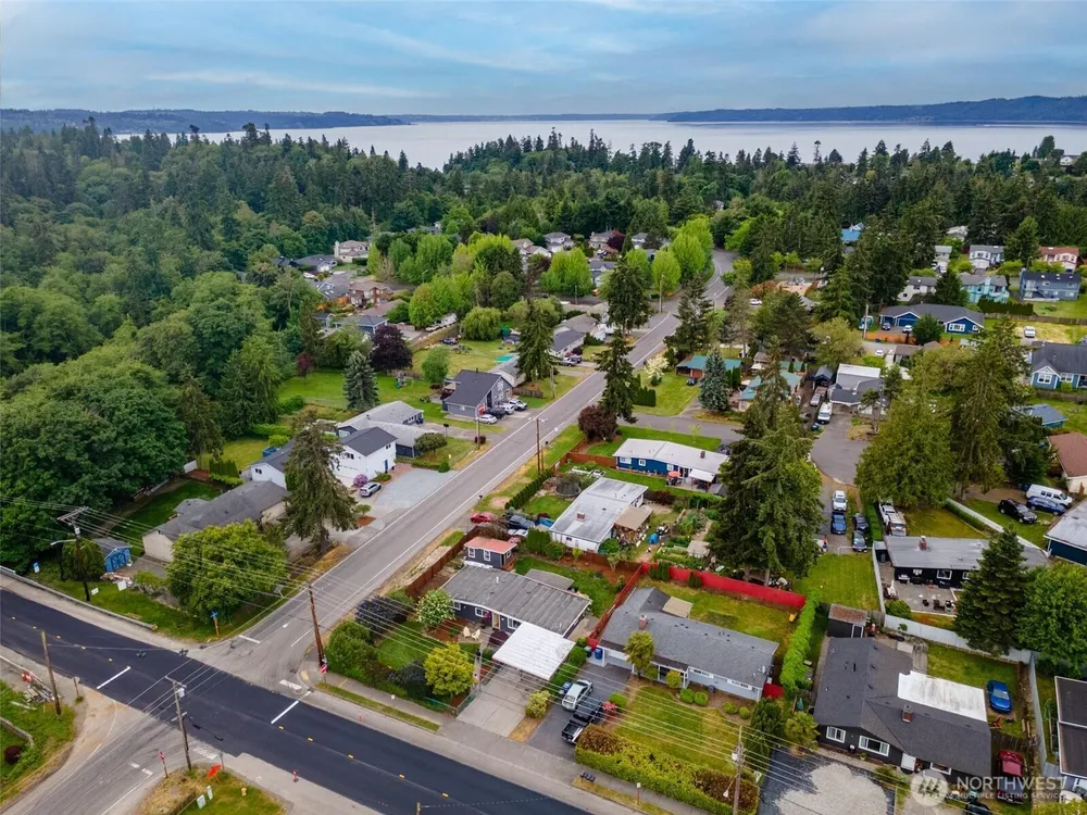 24855 16th Ave S, Des Moines, WA 98198