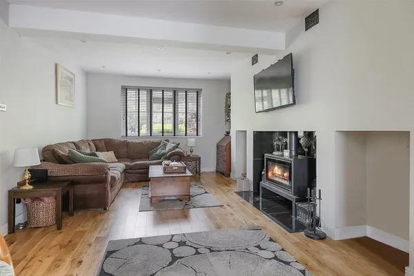 Cooper Walk, St. Johns, Redhill, Surrey, RH1