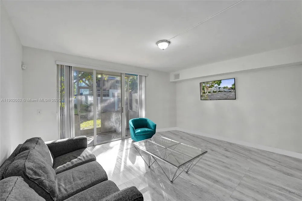 2334 SW 82nd Terrace, North Lauderdale, FL 33068