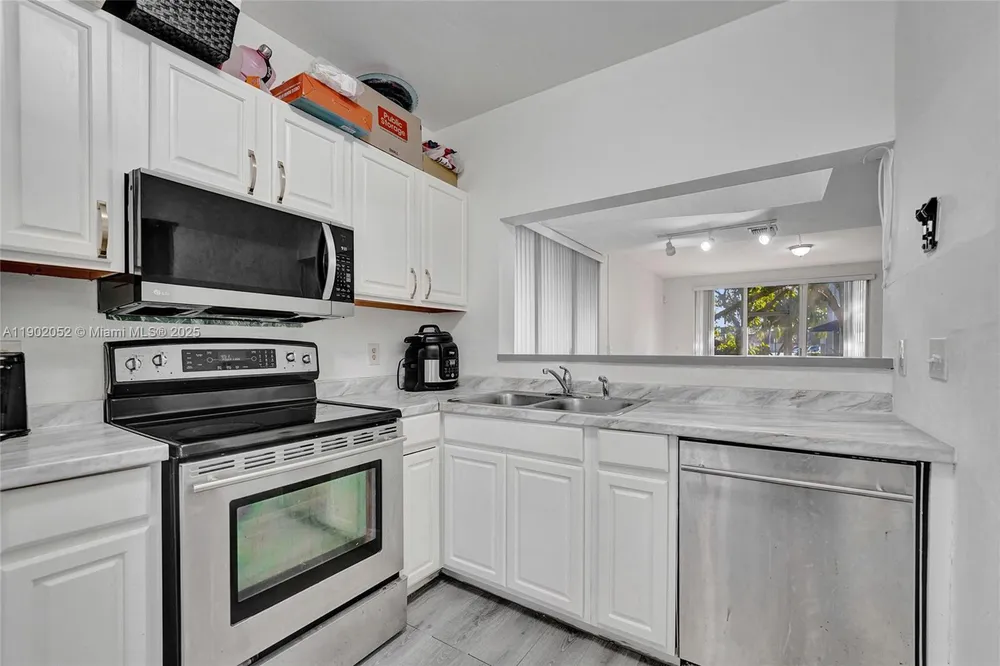 2334 SW 82nd Terrace, North Lauderdale, FL 33068