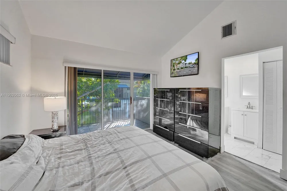 2334 SW 82nd Terrace, North Lauderdale, FL 33068