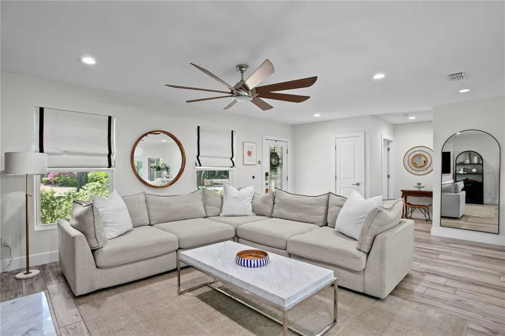 3107 W Watrous Ave, Tampa, FL 33629