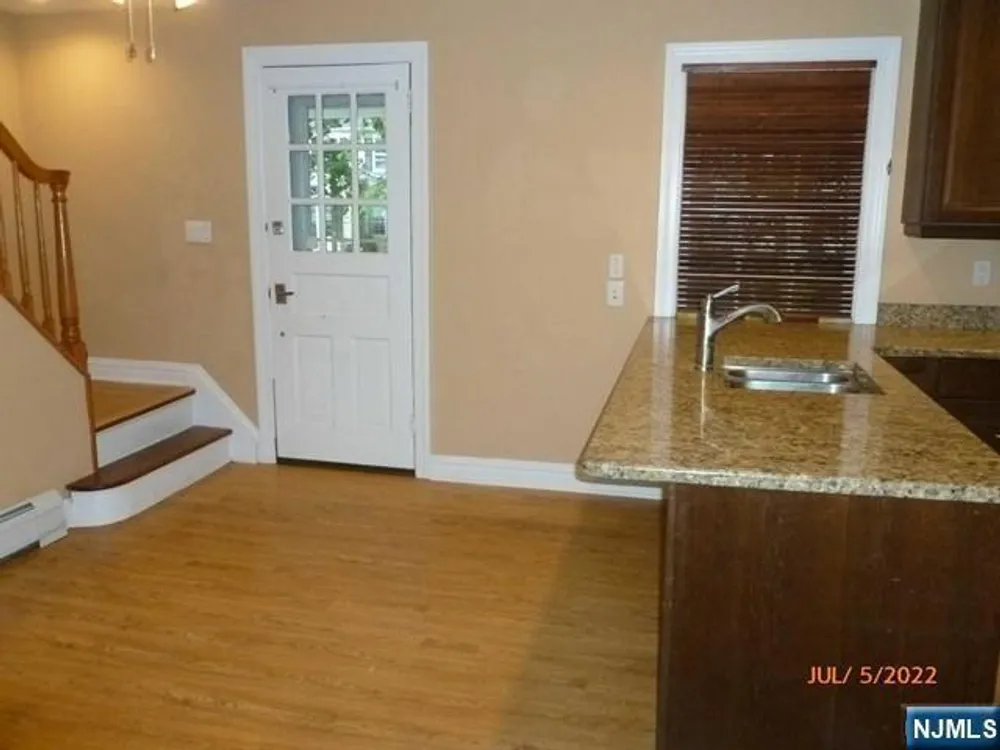 5 Aberdeen Place, Fair Lawn, NJ 07410