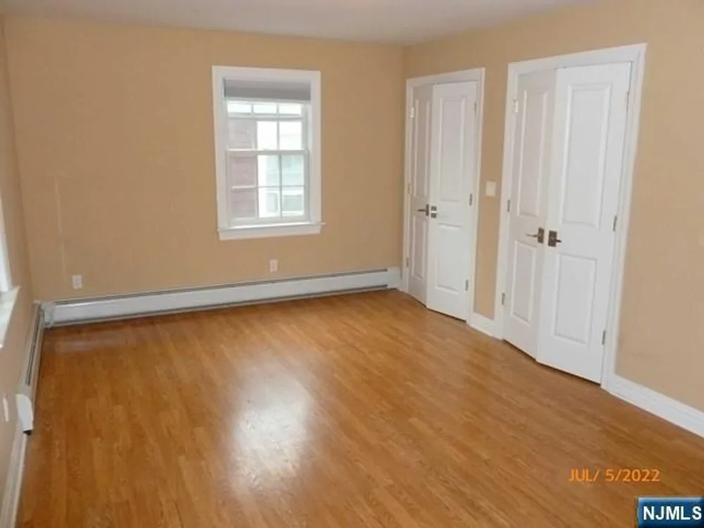 5 Aberdeen Place, Fair Lawn, NJ 07410