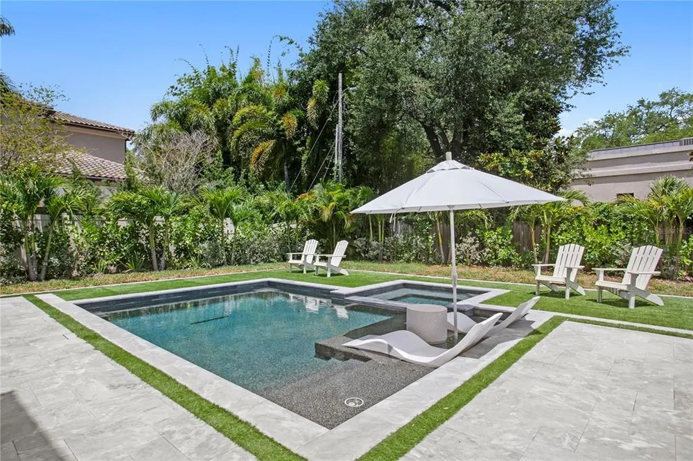 3107 W Watrous Ave, Tampa, FL 33629