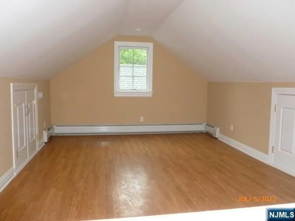 5 Aberdeen Place, Fair Lawn, NJ 07410