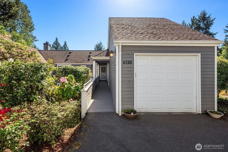 4125 221st Pl SE, Issaquah, WA 98029