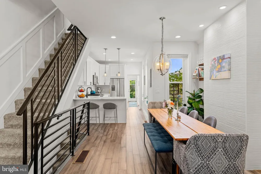 304 W Salaignac St, Philadelphia, PA 19128
