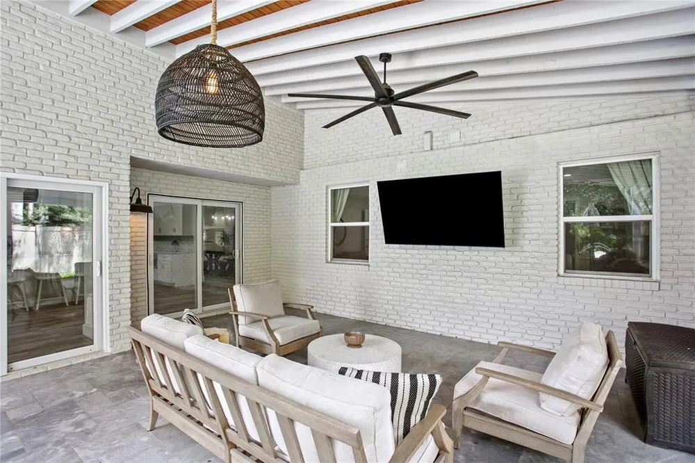 3107 W Watrous Ave, Tampa, FL 33629