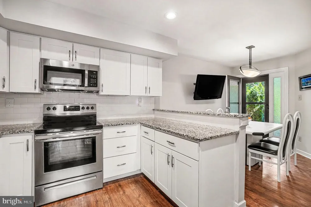 944 Hedgerow Ct, Blue Bell, PA 19422