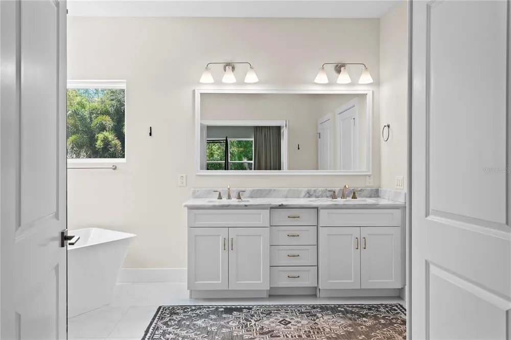 3107 W Watrous Ave, Tampa, FL 33629