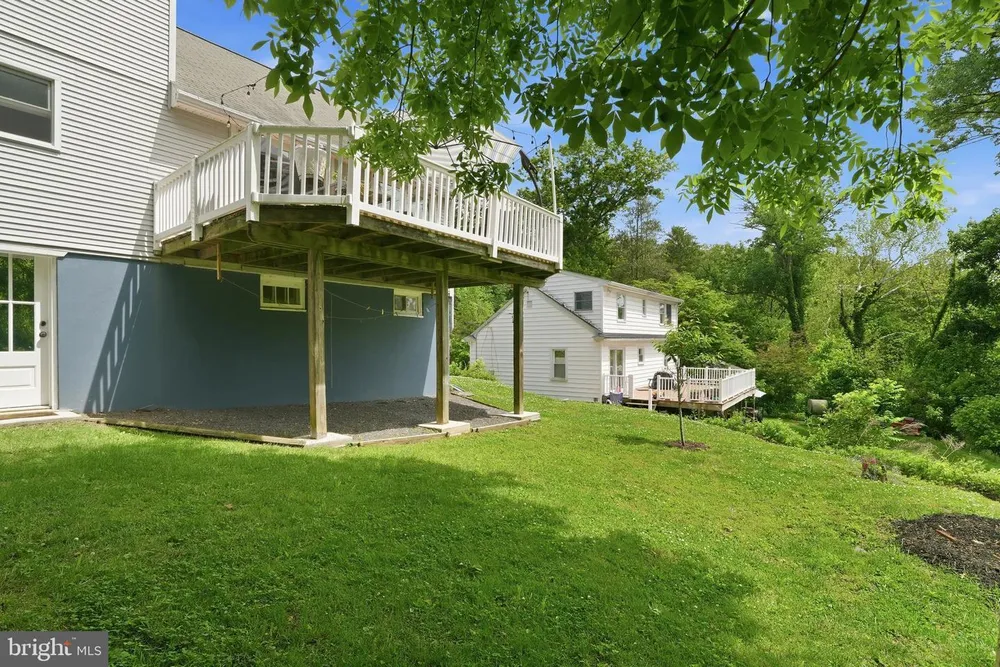 2037 Harts Ln, Conshohocken, PA 19428