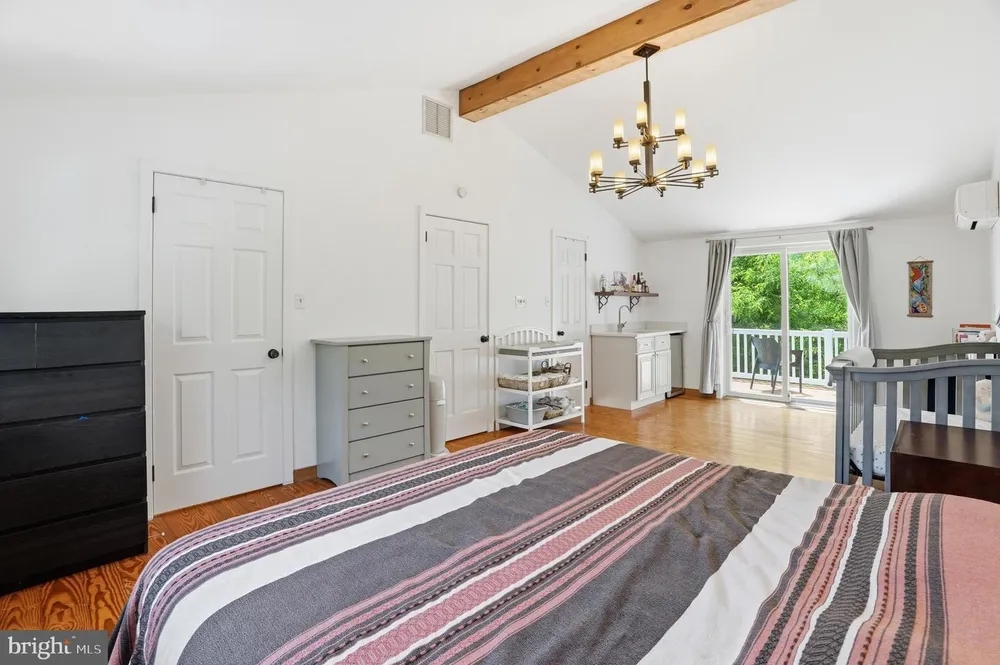 2037 Harts Ln, Conshohocken, PA 19428