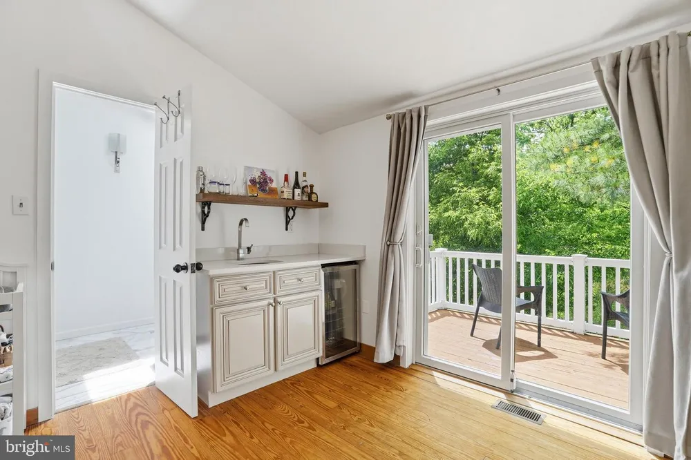 2037 Harts Ln, Conshohocken, PA 19428