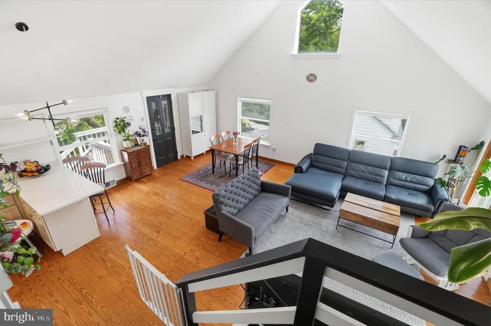 2037 Harts Ln, Conshohocken, PA 19428