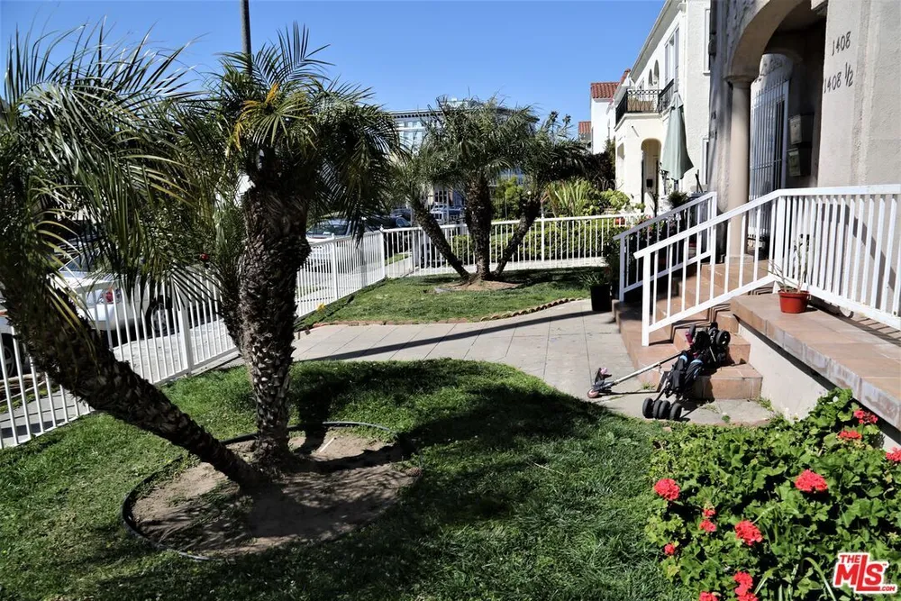 1406 2nd Ave, Mid-City, CA 90019