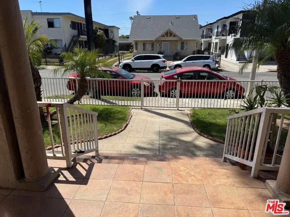 1406 2nd Ave, Mid-City, CA 90019