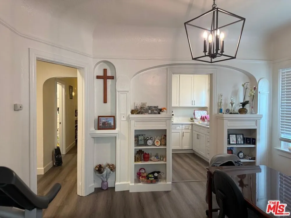 1406 2nd Ave, Mid-City, CA 90019