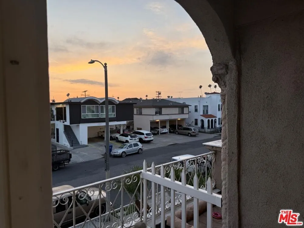1406 2nd Ave, Mid-City, CA 90019
