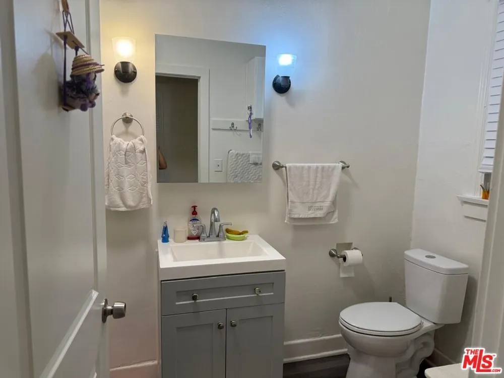 1406 2nd Ave, Mid-City, CA 90019
