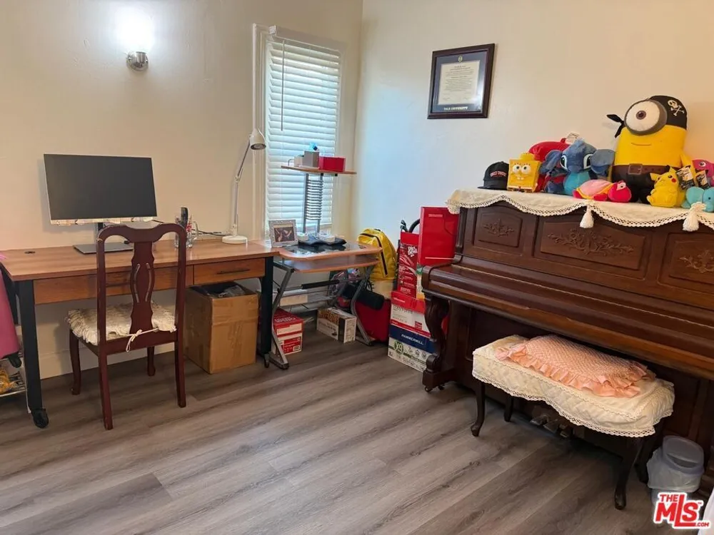 1406 2nd Ave, Mid-City, CA 90019