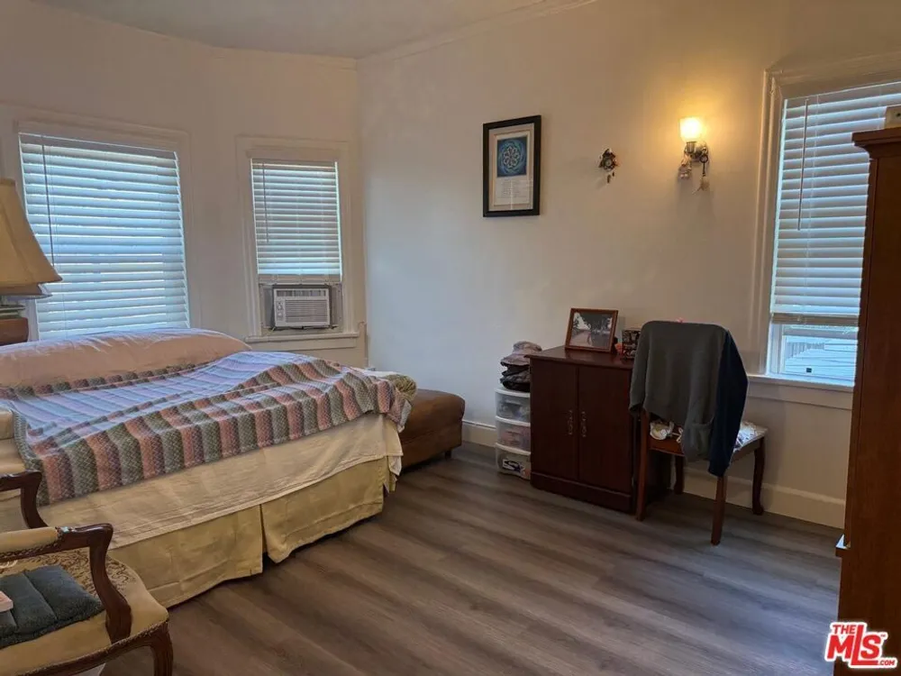 1406 2nd Ave, Mid-City, CA 90019
