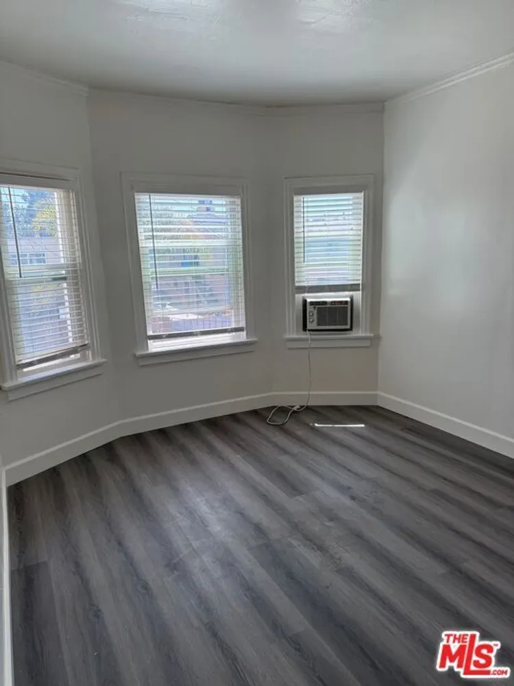 1406 2nd Ave, Mid-City, CA 90019