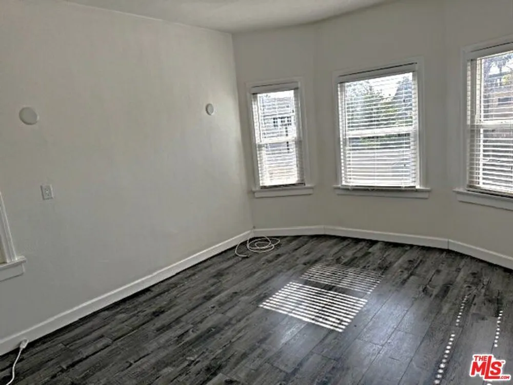 1406 2nd Ave, Mid-City, CA 90019