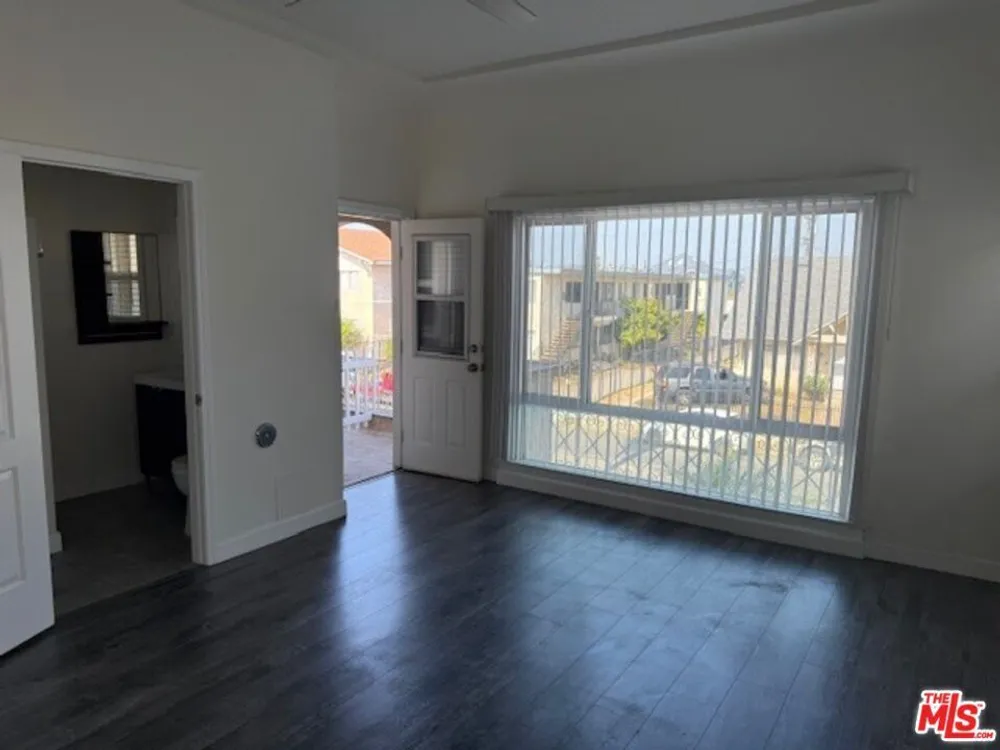 1406 2nd Ave, Mid-City, CA 90019