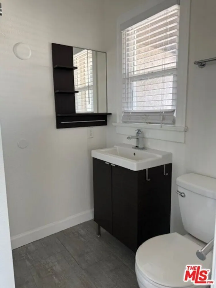 1406 2nd Ave, Mid-City, CA 90019