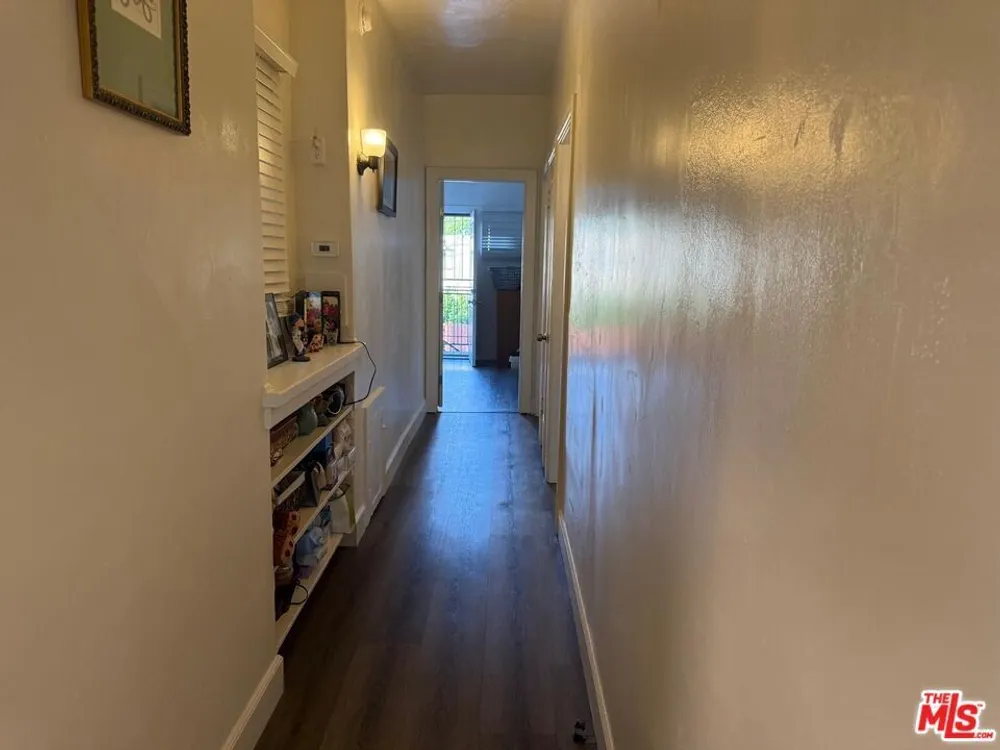 1406 2nd Ave, Mid-City, CA 90019