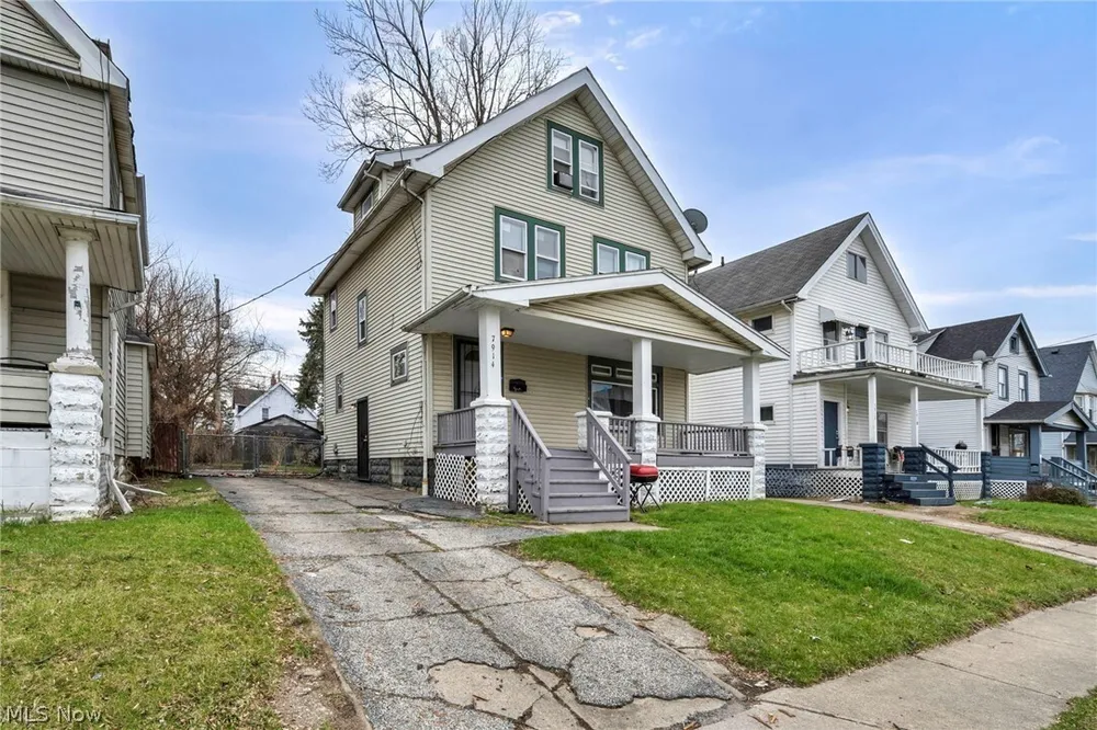 7914 Dorver Ave, Cleveland, OH 44105