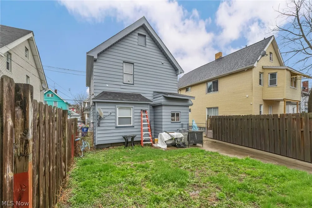 7914 Dorver Ave, Cleveland, OH 44105