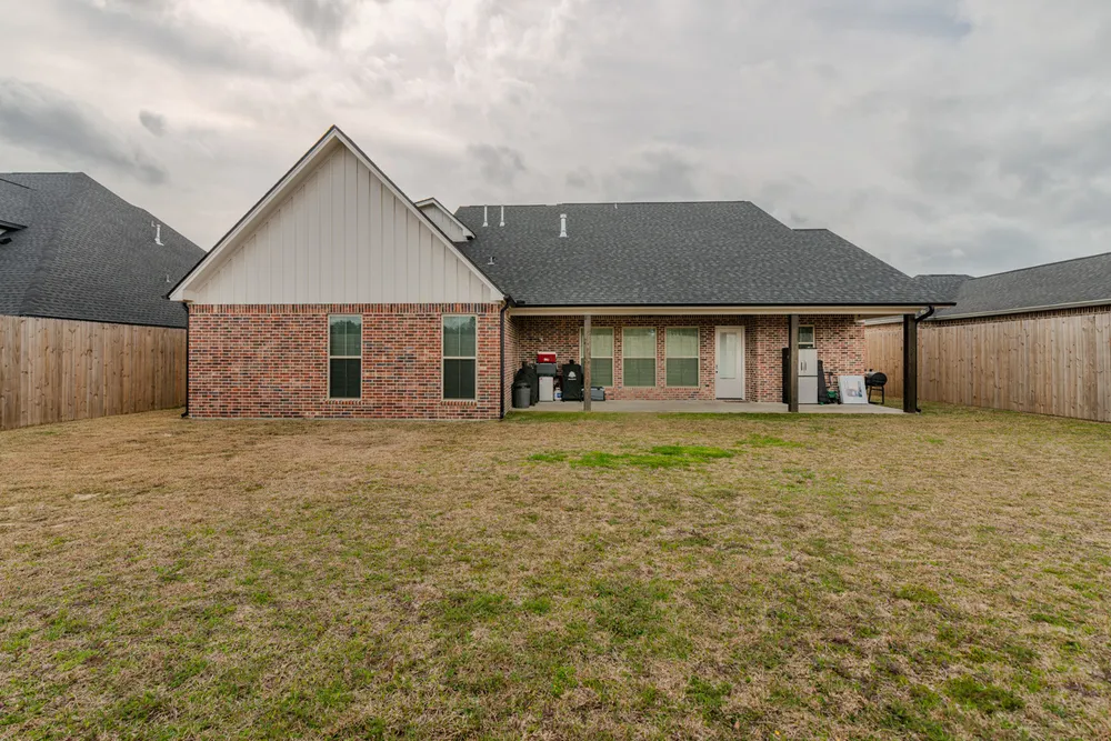 112 Pindo Palm Dr, Lumberton, TX 77657