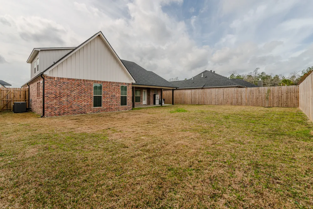 112 Pindo Palm Dr, Lumberton, TX 77657