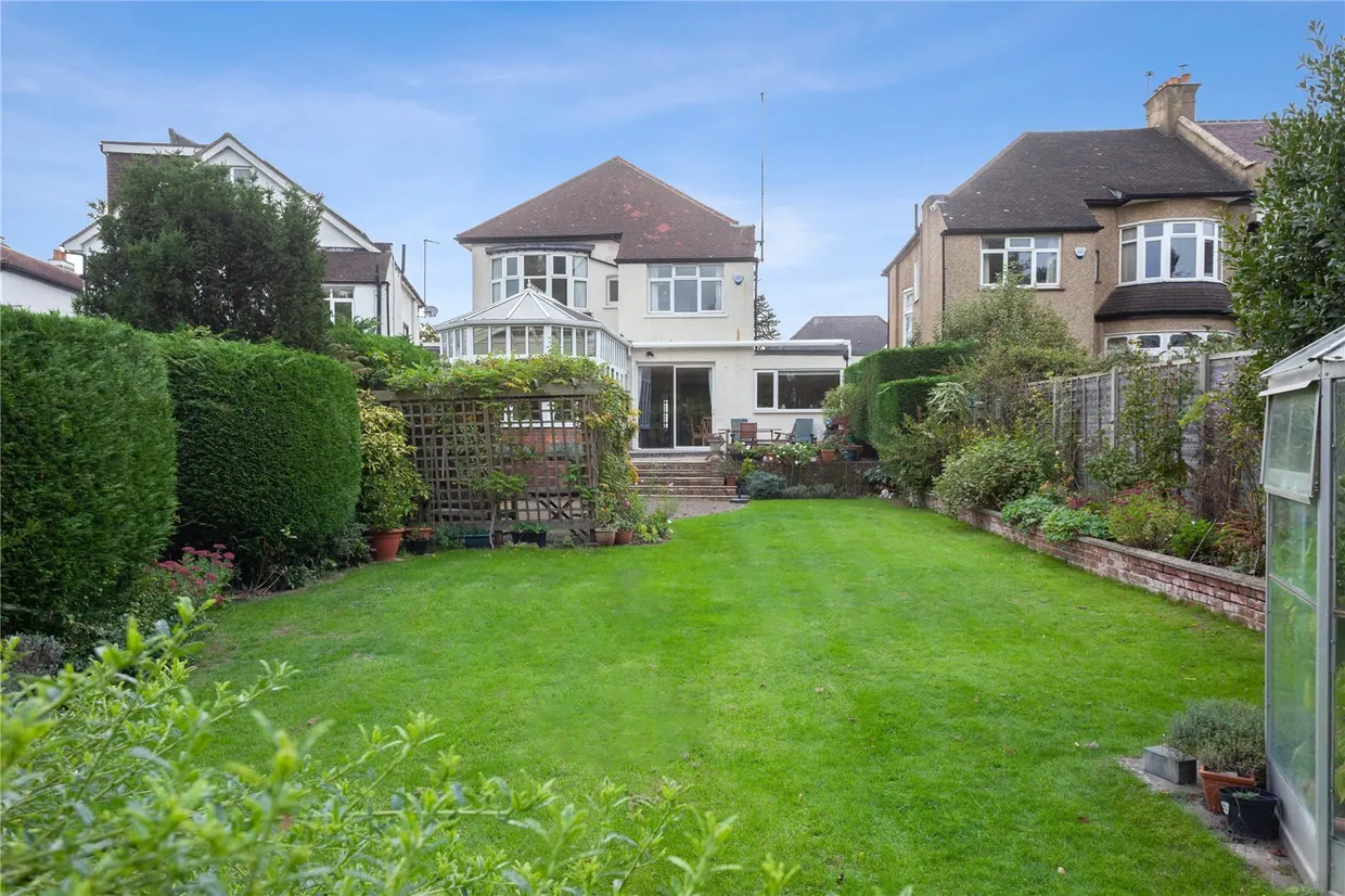 Chandos Avenue, Whetstone, N20 photo 11