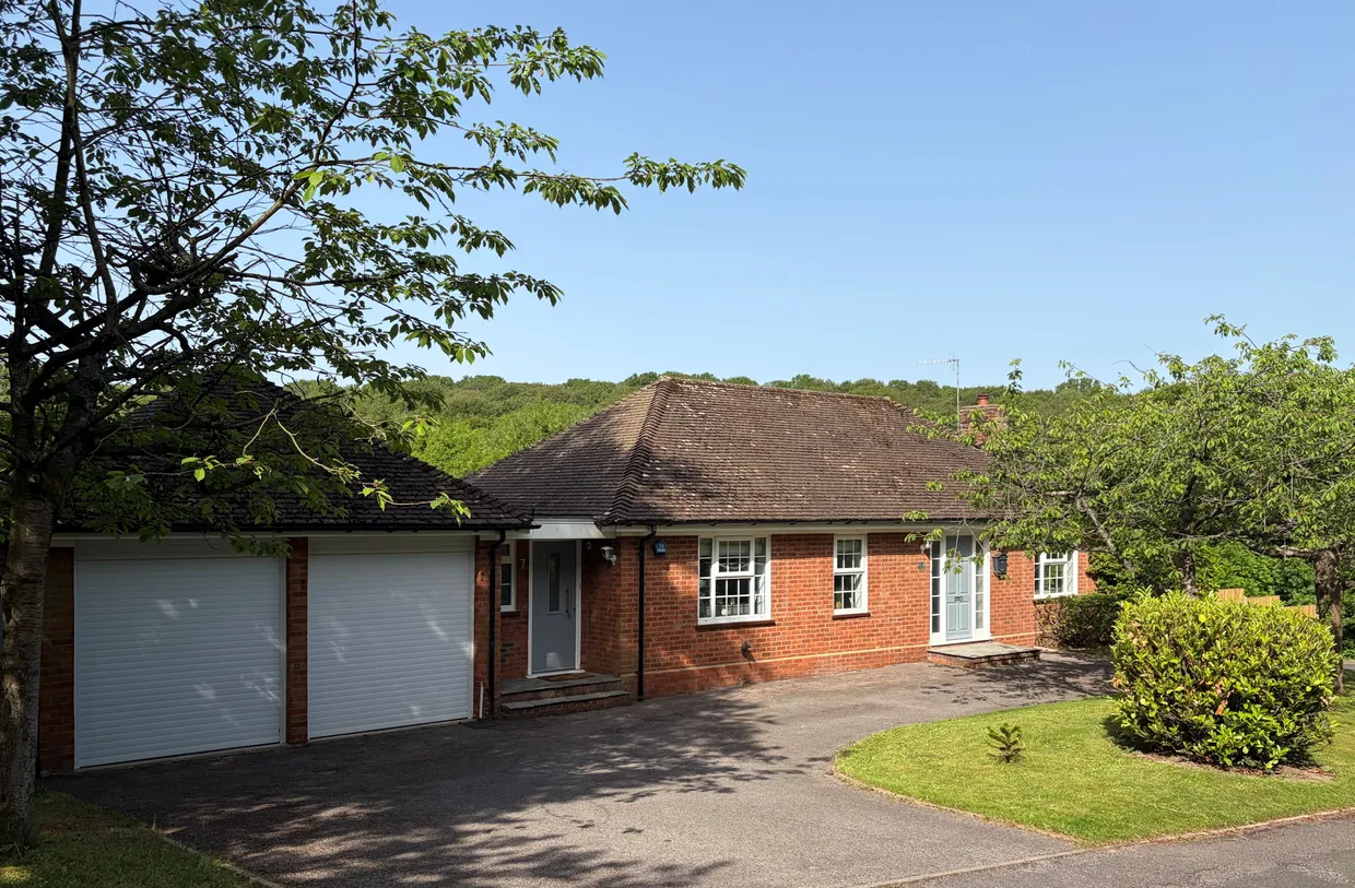 Hillside Road, Penn, HP10 photo 1
