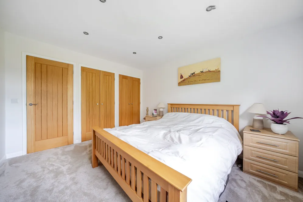 Hillside Road, Penn, HP10 photo 11
