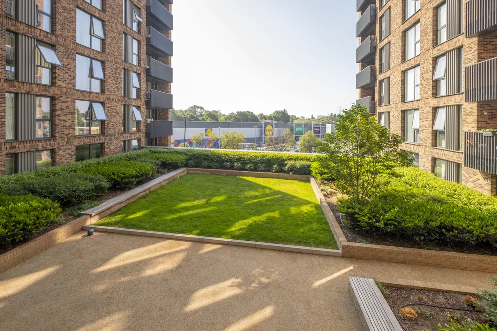 81 Plough Lane, London, SW17 photo 7