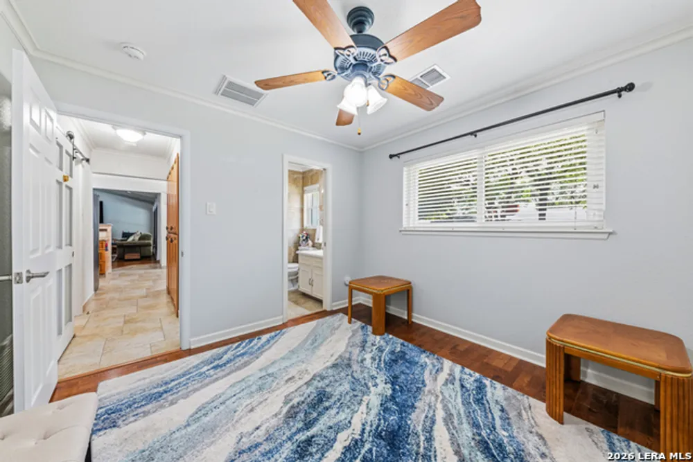 6022 Winding Ridge Dr, Windcrest, TX 78239