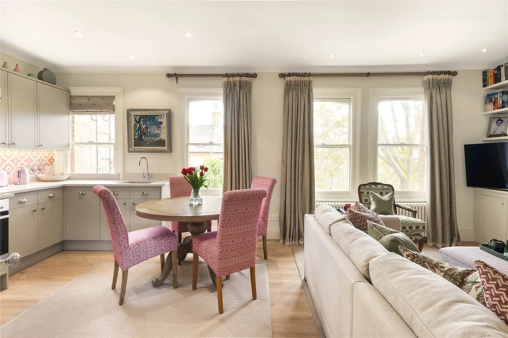 Alexandra Avenue, London, SW11