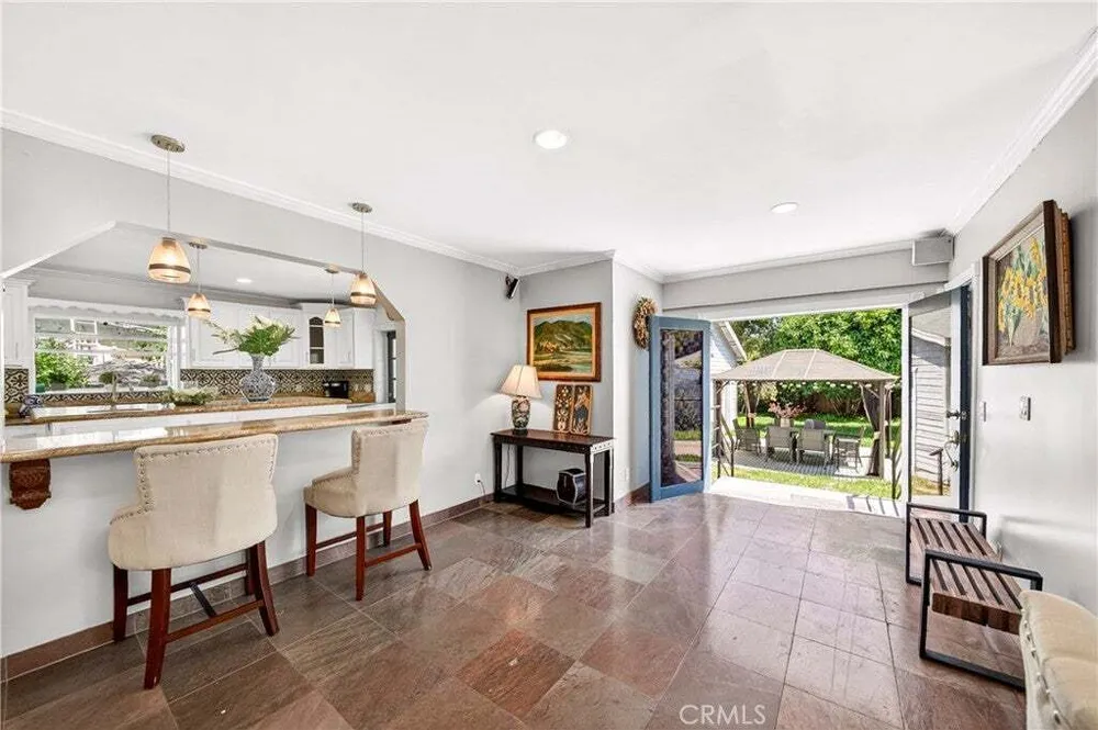 790 N El Molino Ave, Pasadena, CA 91104