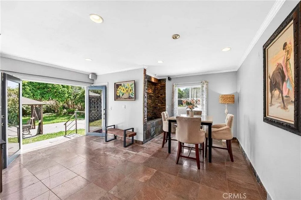 790 N El Molino Ave, Pasadena, CA 91104