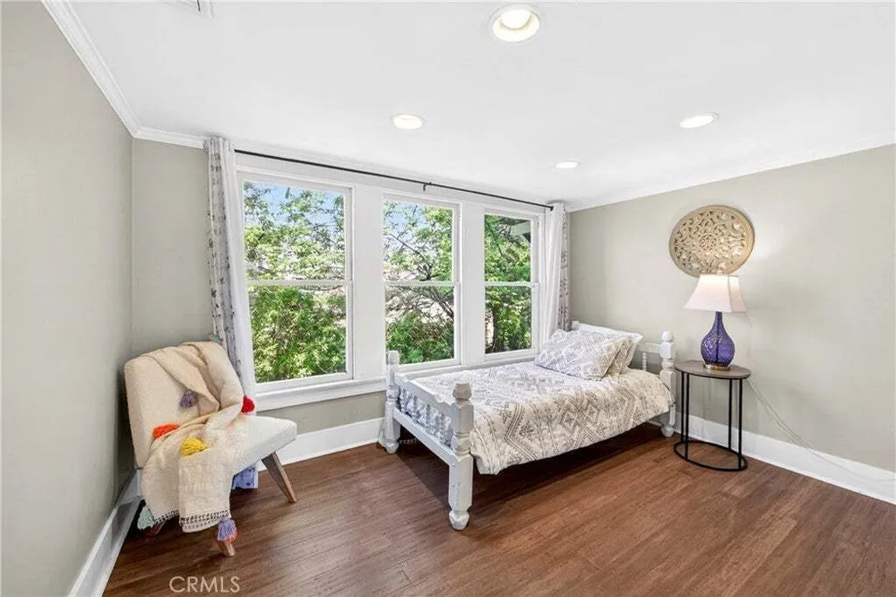 790 N El Molino Ave, Pasadena, CA 91104