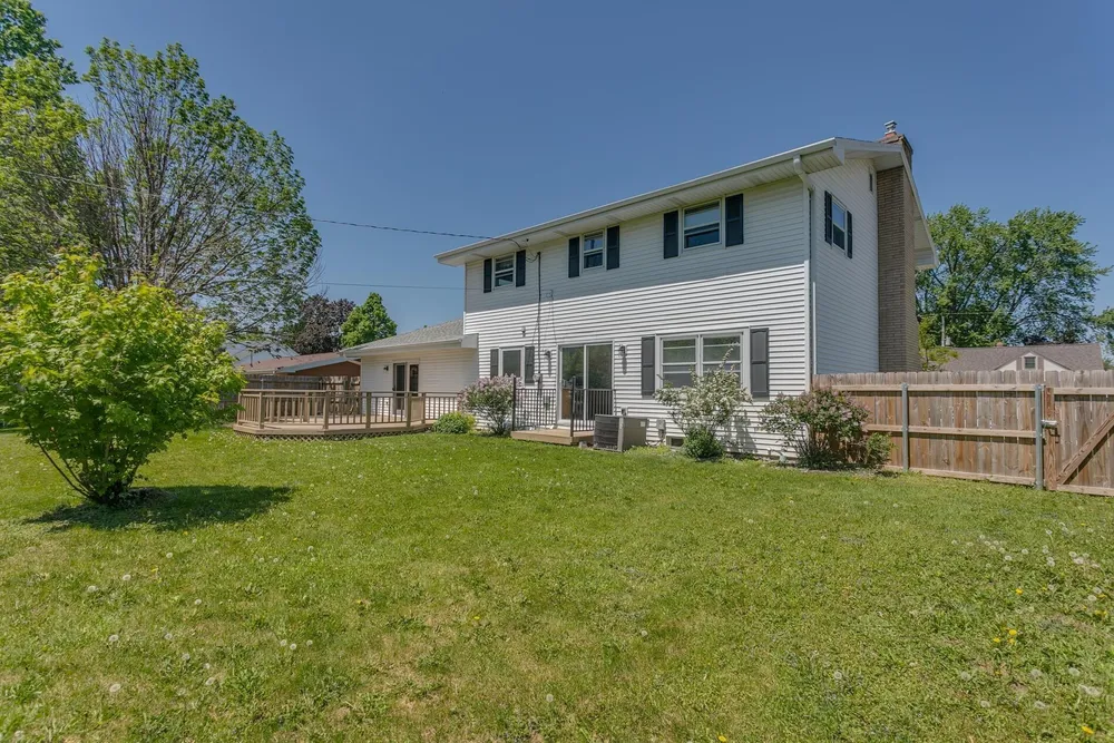 1805 E Marquette St, Appleton, WI 54911