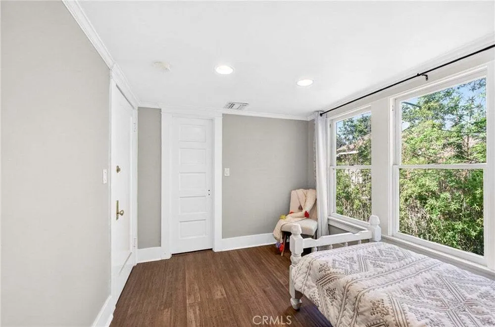790 N El Molino Ave, Pasadena, CA 91104