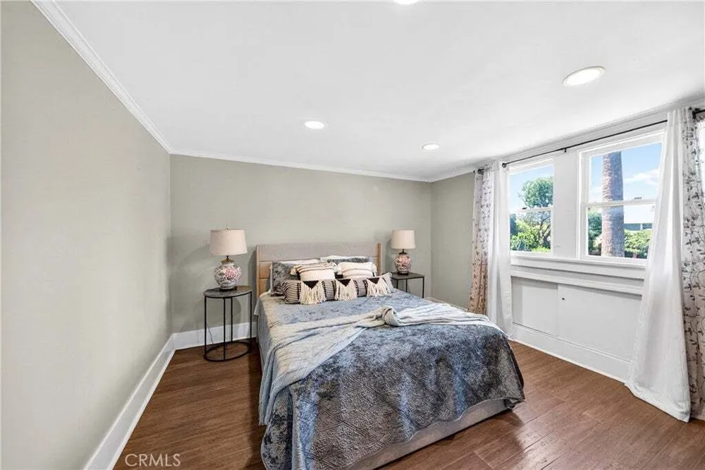 790 N El Molino Ave, Pasadena, CA 91104